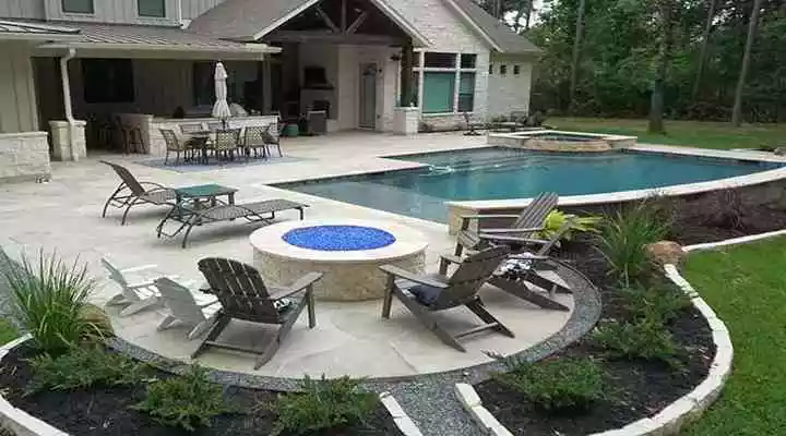 Backyard-Swimming-Pool